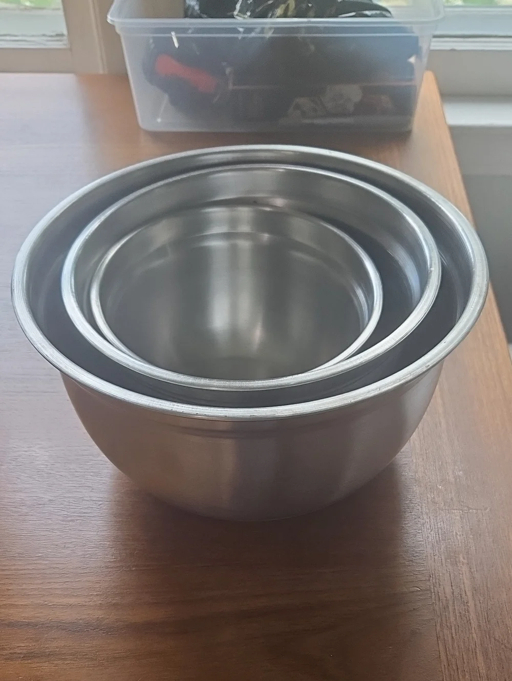 Crofton Professional Stainless Steel Nesting Mixing Bowls - 3 Bowls Silver